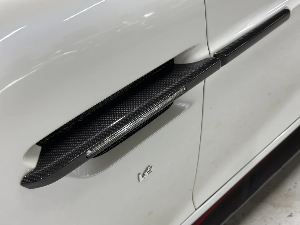 2018 Aston Martin Vanquish 2nd Gen - Image 27 of 31