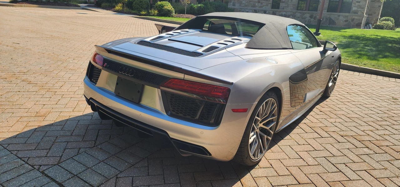 2018 Audi 4S R8 - Image 10 of 31