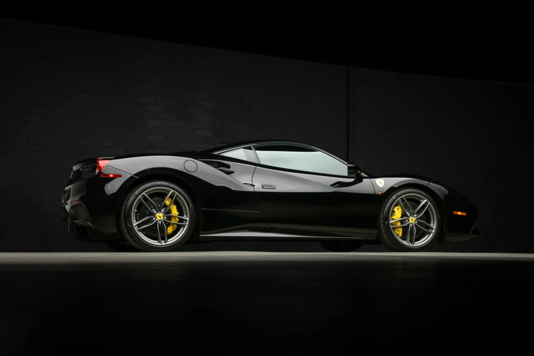 2018 Ferrari 488 GTB - Image 24 of 31