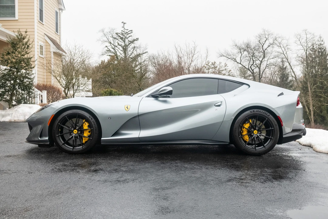 2018 Ferrari 812 Superfast - Image 10 of 31