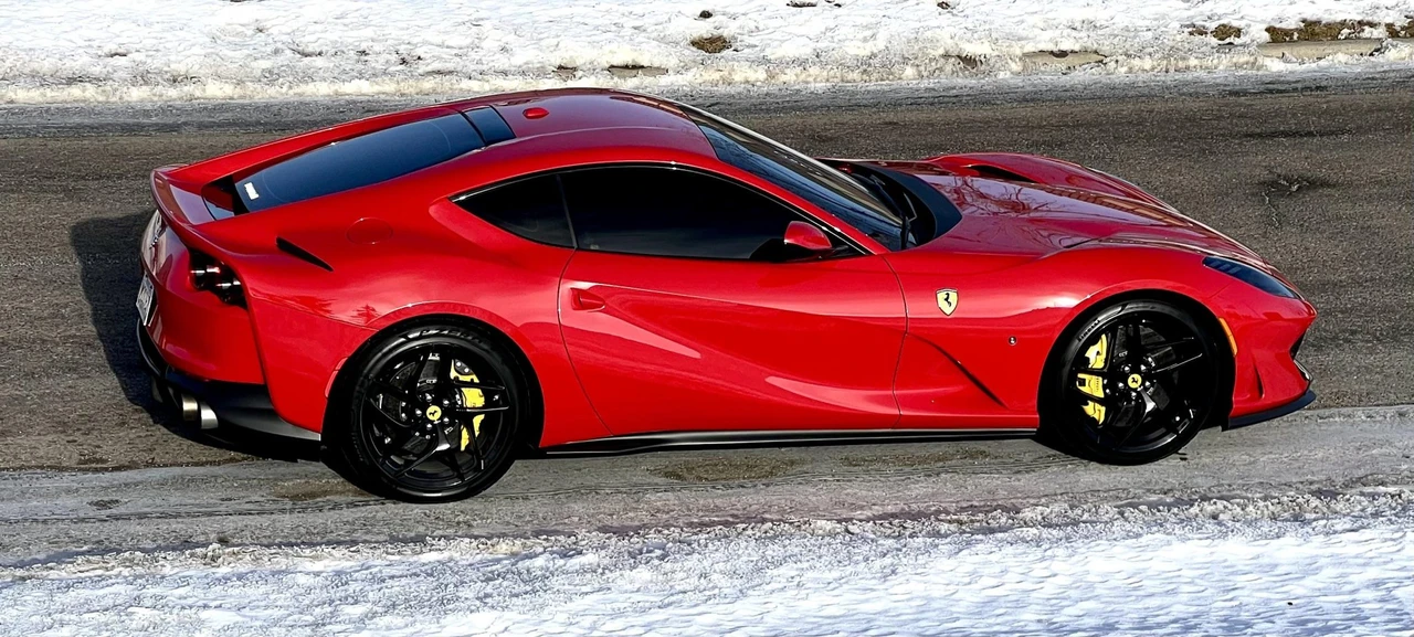 2018 Ferrari 812 Superfast - Image 10 of 31