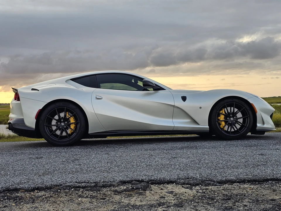 2018 Ferrari 812 Superfast - Image 25 of 31