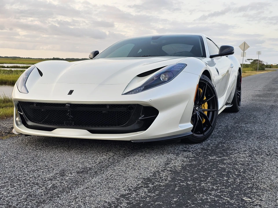 2018 Ferrari 812 Superfast - Image 10 of 31