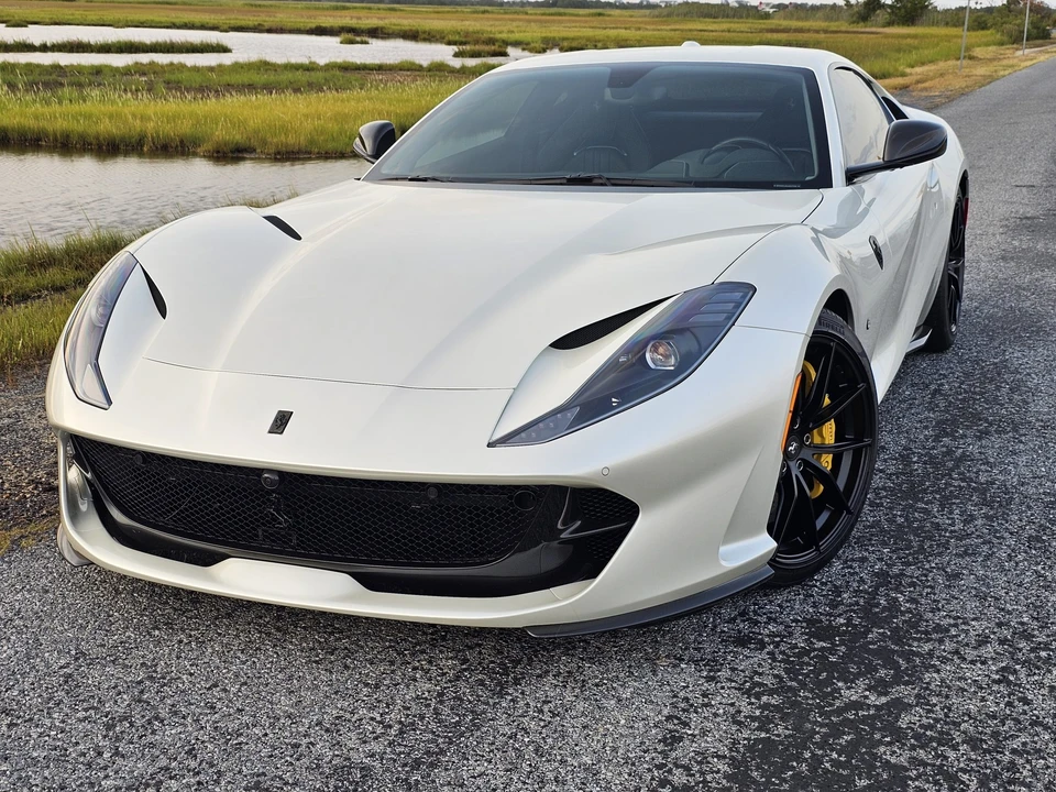 2018 Ferrari 812 Superfast - Image 9 of 31