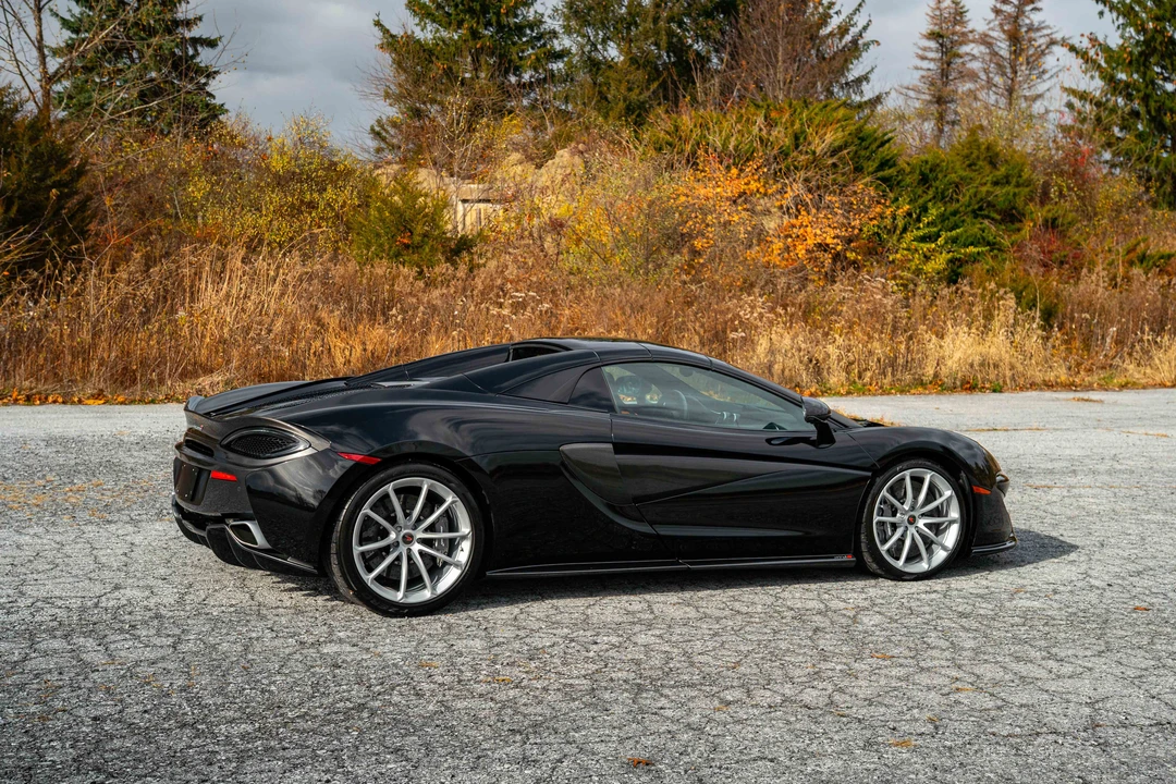 2018 McLaren 570S Spider - Image 19 of 31