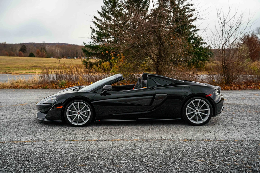 2018 McLaren 570S Spider - Image 24 of 31