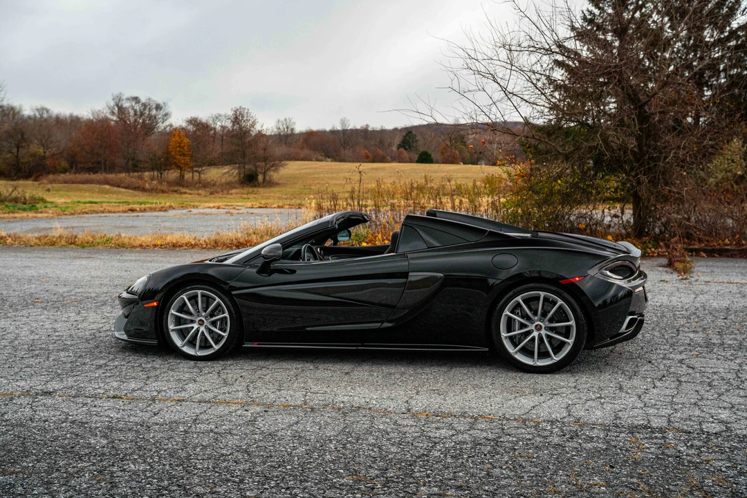 2018 McLaren 570S Spider - Image 26 of 31