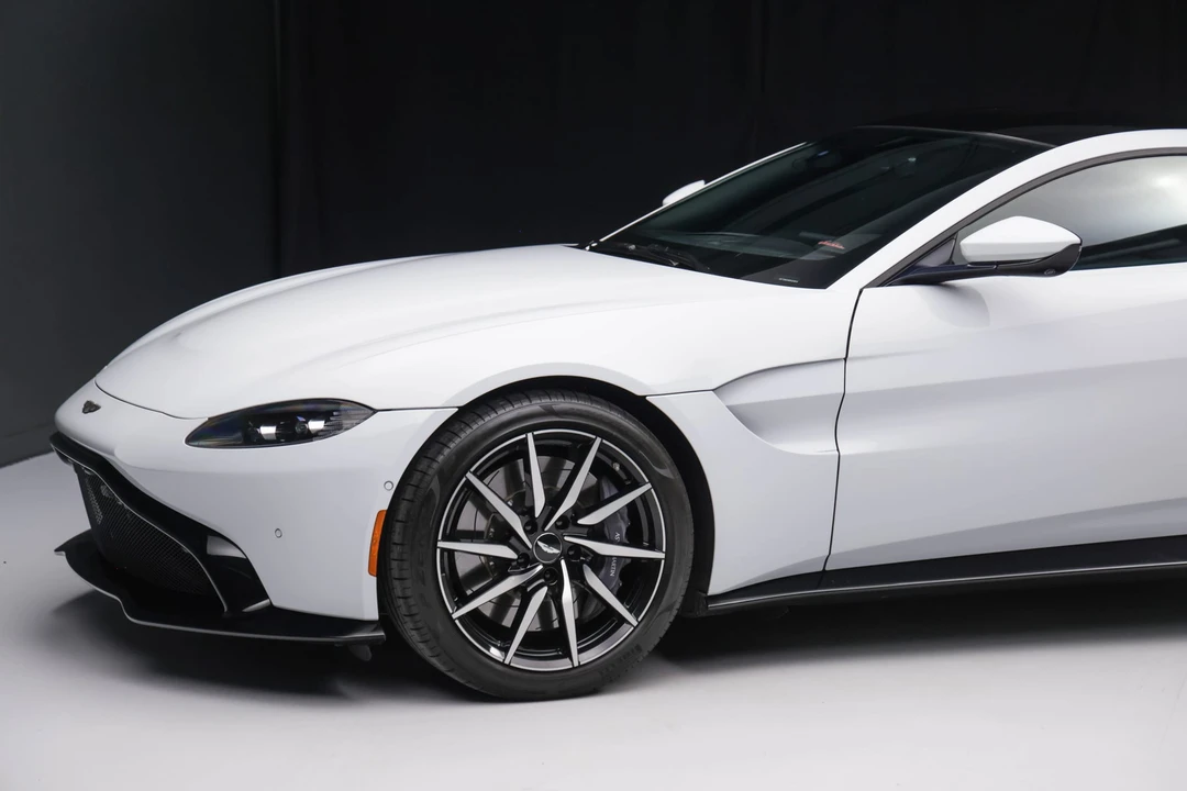 2019 Aston Martin V8 Vantage (2019+) - Image 24 of 31