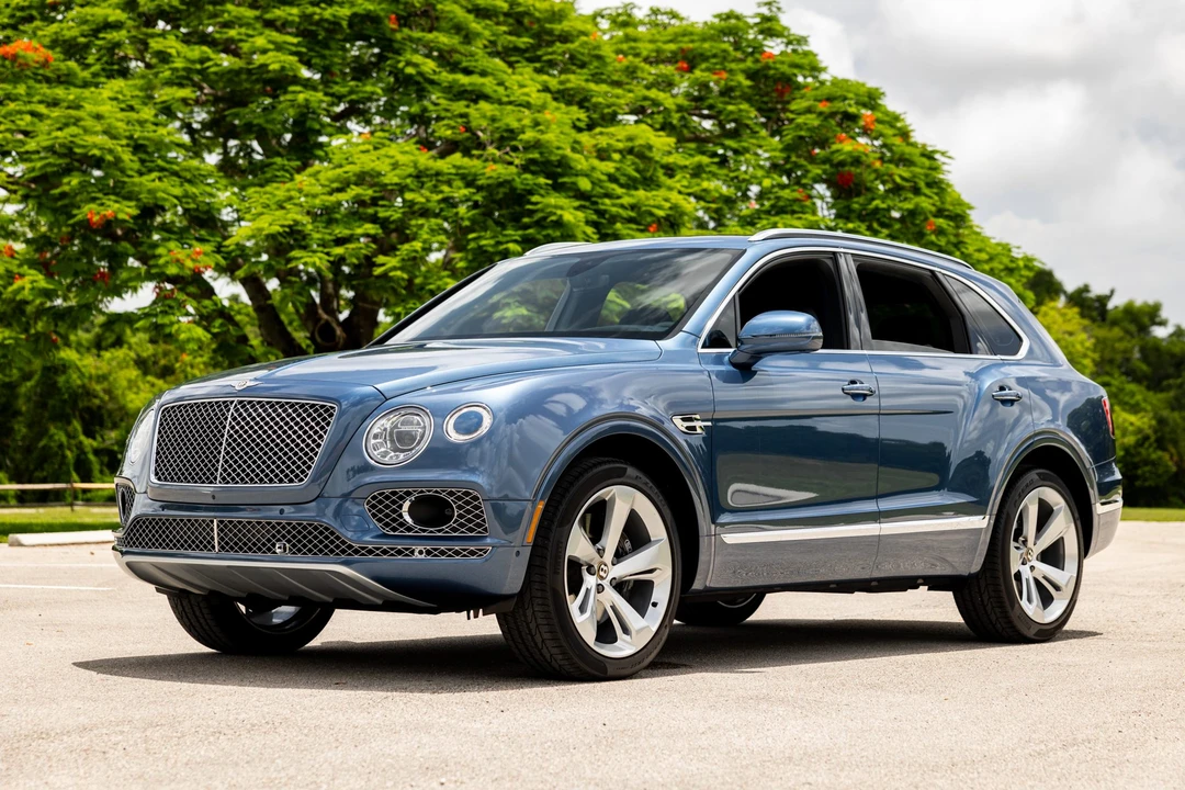 2019 Bentley Bentayga - Image 2 of 31
