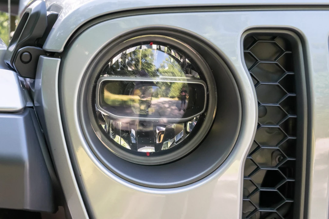 2020 Jeep JT Gladiator - Image 19 of 31