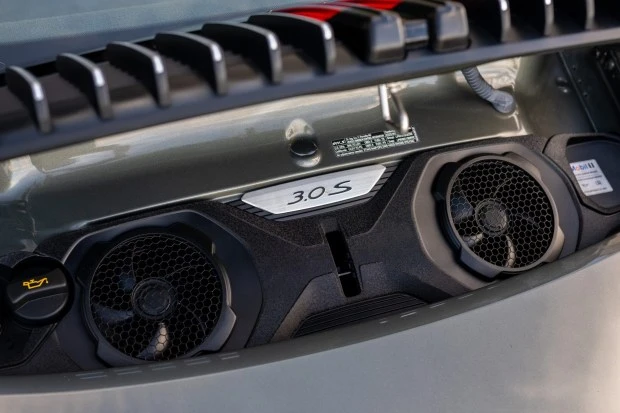 2020 Porsche 992 Carrera 4S - Image 6 of 6