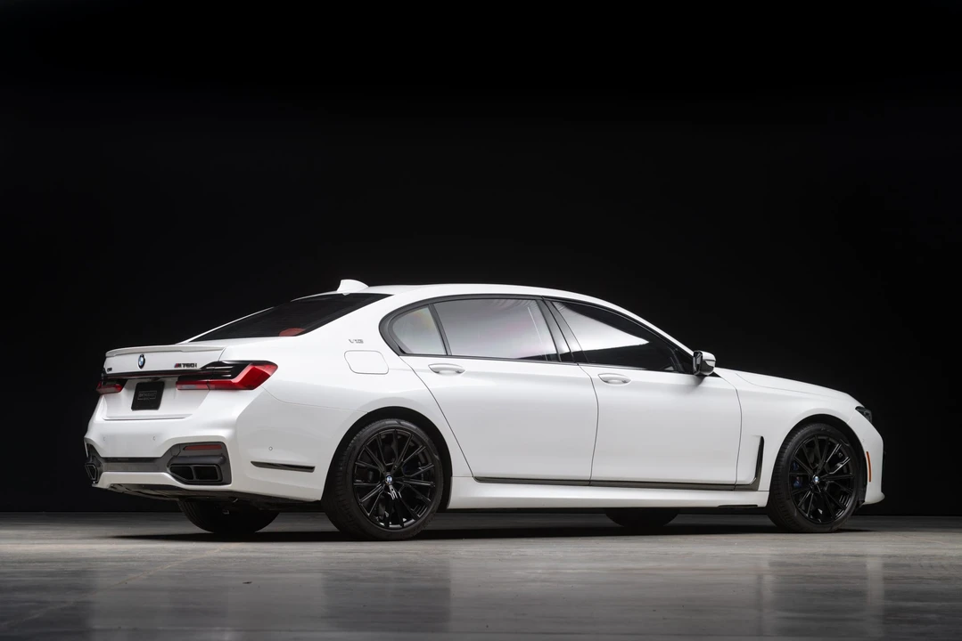 2021 BMW G11/G12 750i & M760i Sedan - Image 16 of 31