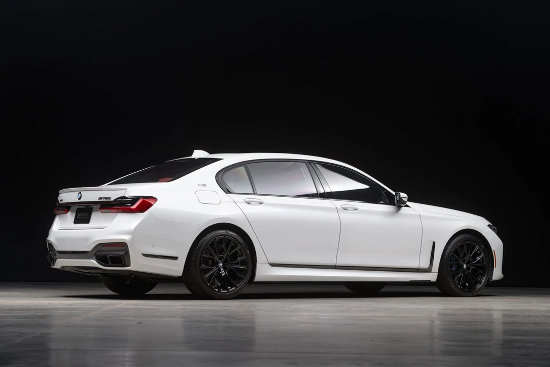 2021 BMW G11/G12 750i & M760i Sedan - Image 17 of 31