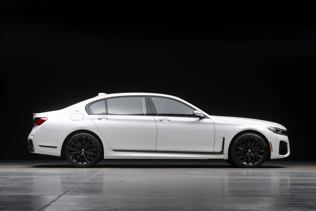 2021 BMW G11/G12 750i & M760i Sedan - Image 12 of 31