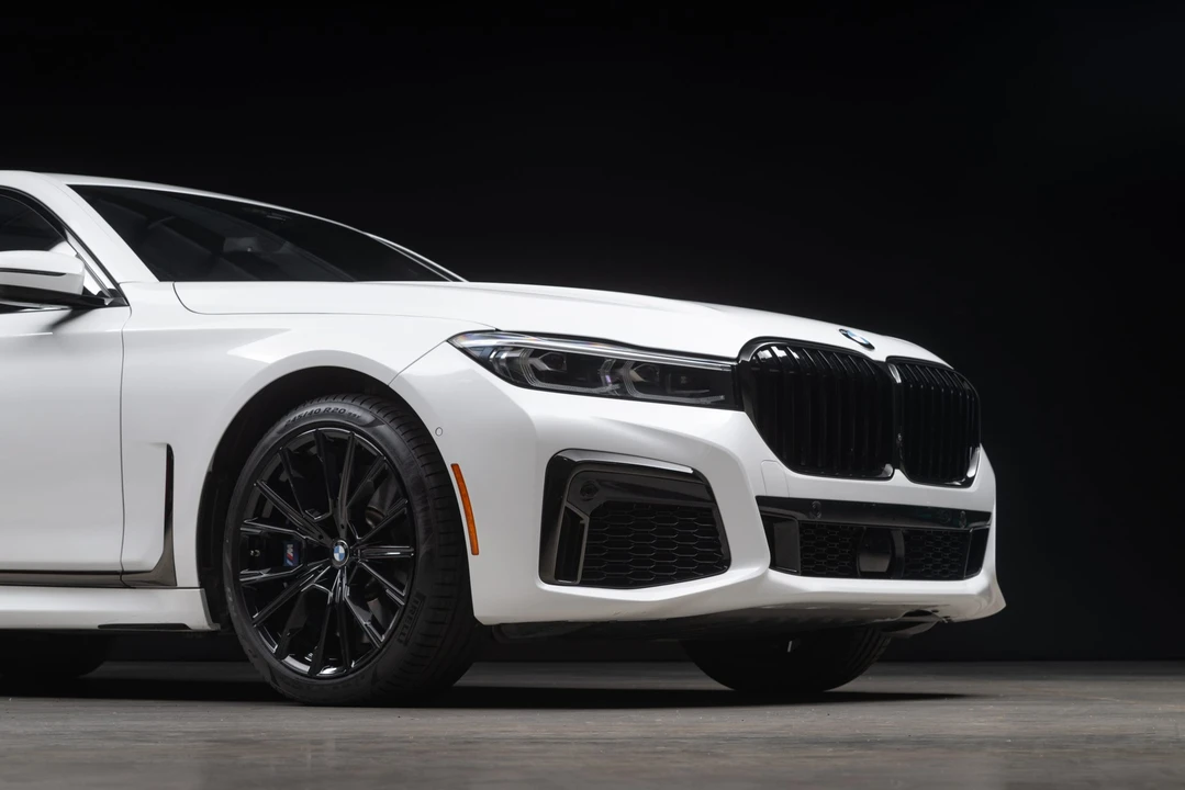 2021 BMW G11/G12 750i & M760i Sedan - Image 30 of 31