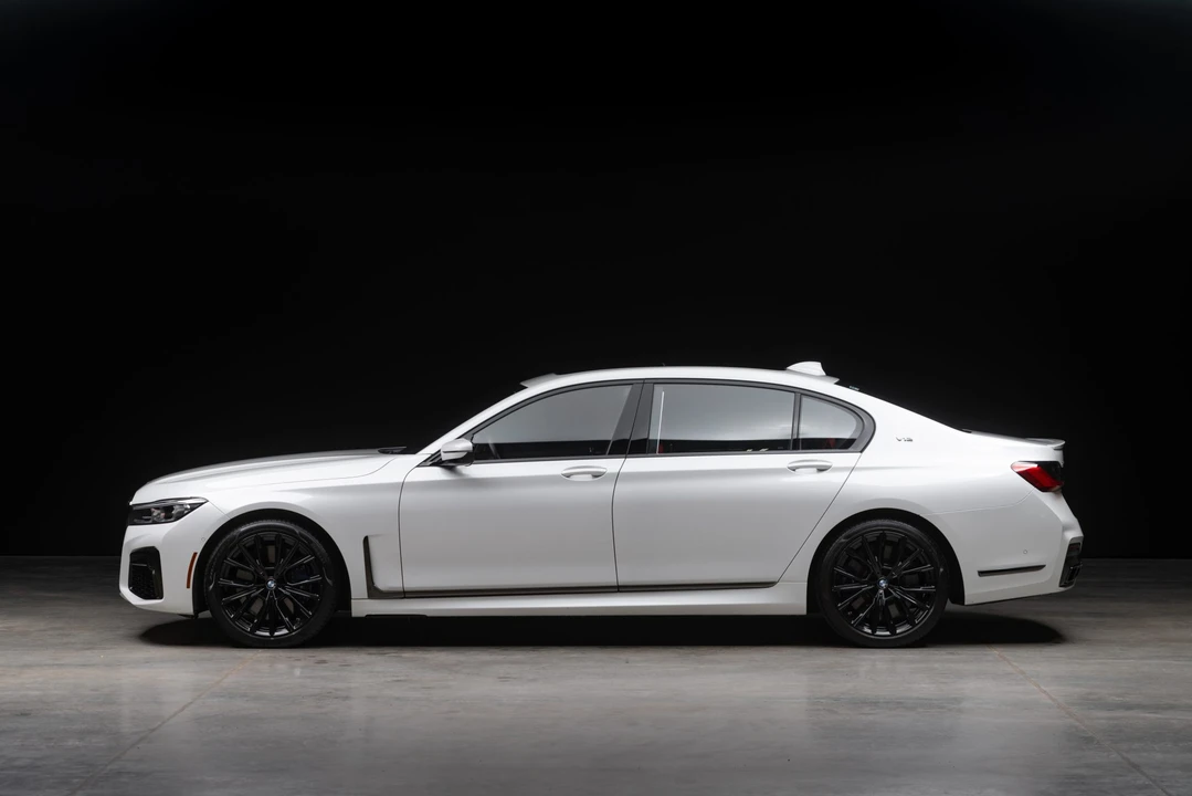 2021 BMW G11/G12 750i & M760i Sedan - Image 26 of 31