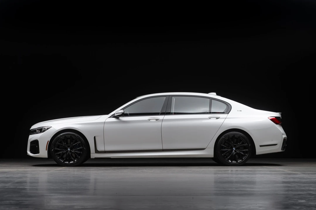 2021 BMW G11/G12 750i & M760i Sedan - Image 24 of 31