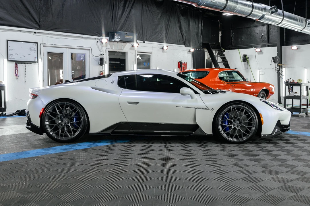2022 Maserati MC20 - Image 8 of 31