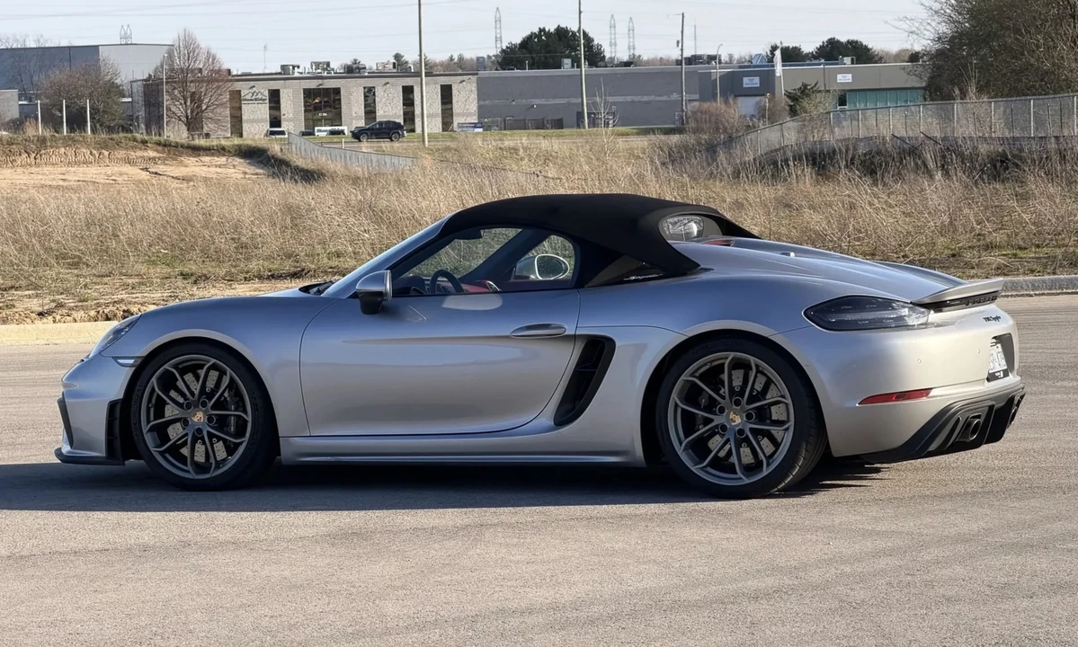 2022 Porsche 718 Boxster Spyder - Image 25 of 31