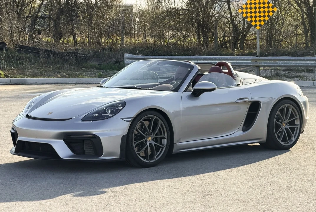 2022 Porsche 718 Boxster Spyder - Image 5 of 31