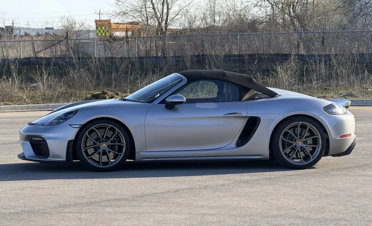 2022 Porsche 718 Boxster Spyder - Image 24 of 31