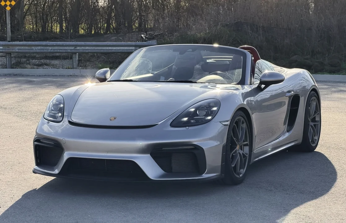 2022 Porsche 718 Boxster Spyder - Image 4 of 31