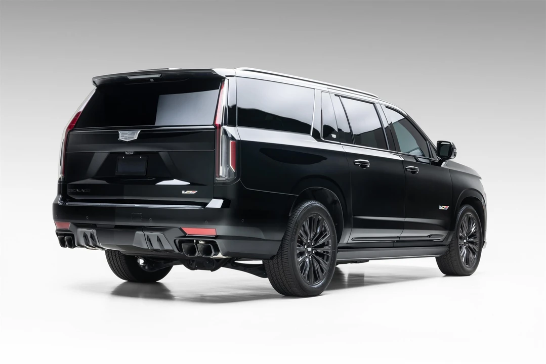 2023 Cadillac Escalade-V 5th Gen - Image 10 of 31