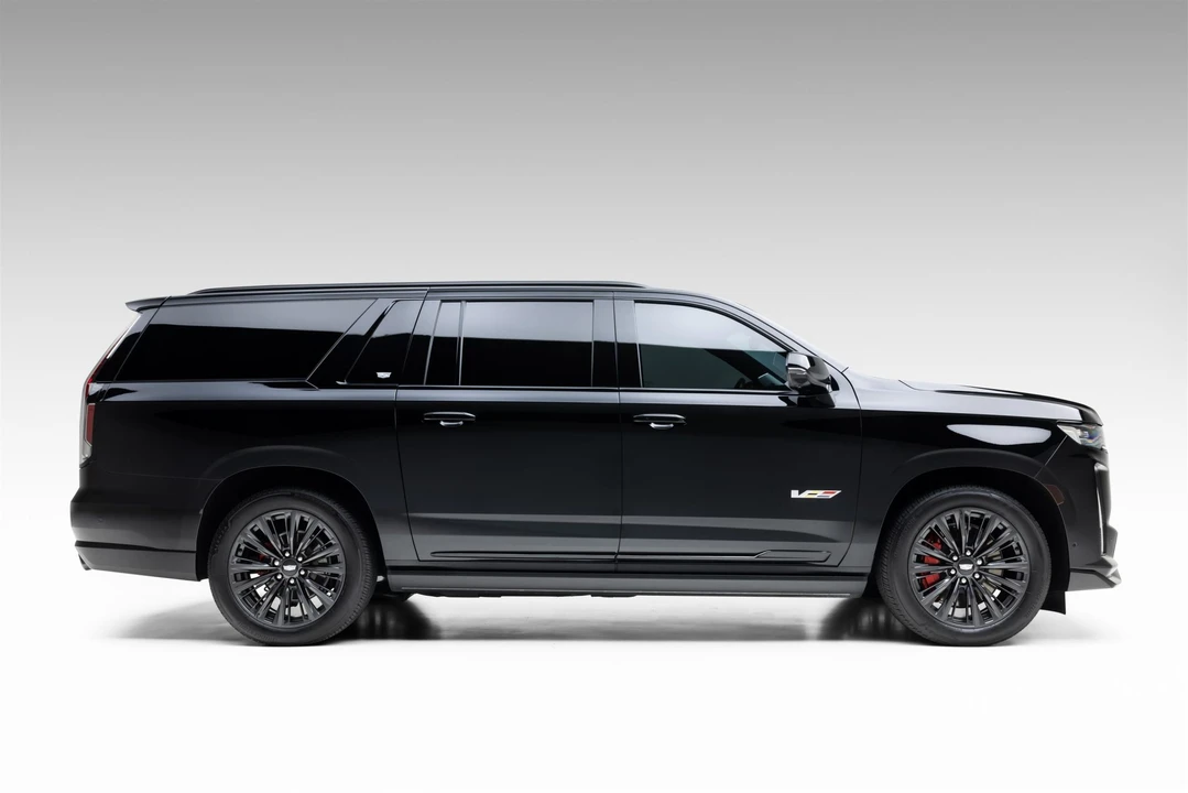 2023 Cadillac Escalade-V 5th Gen - Image 8 of 31
