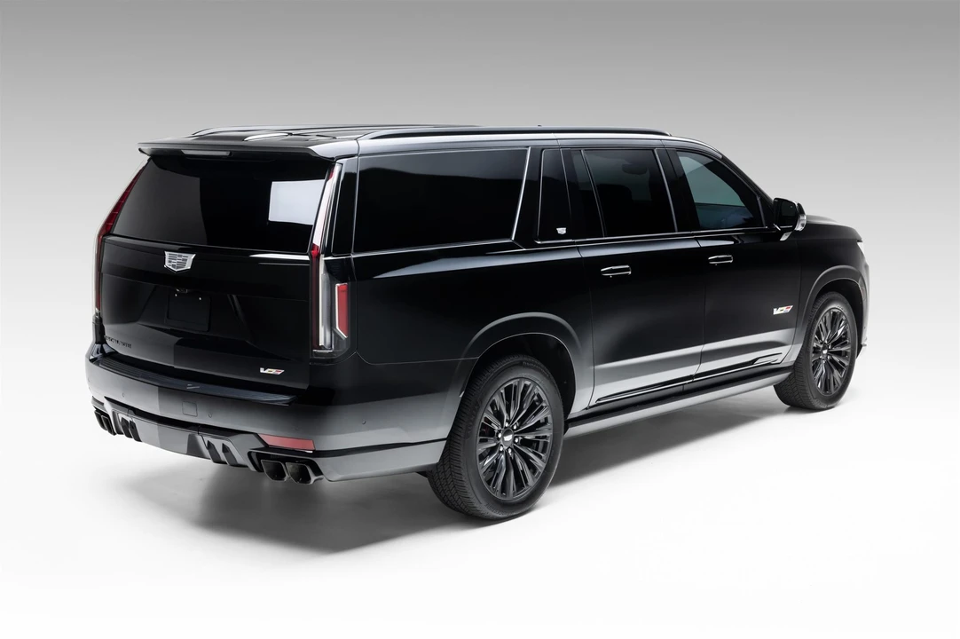 2023 Cadillac Escalade-V 5th Gen - Image 11 of 31
