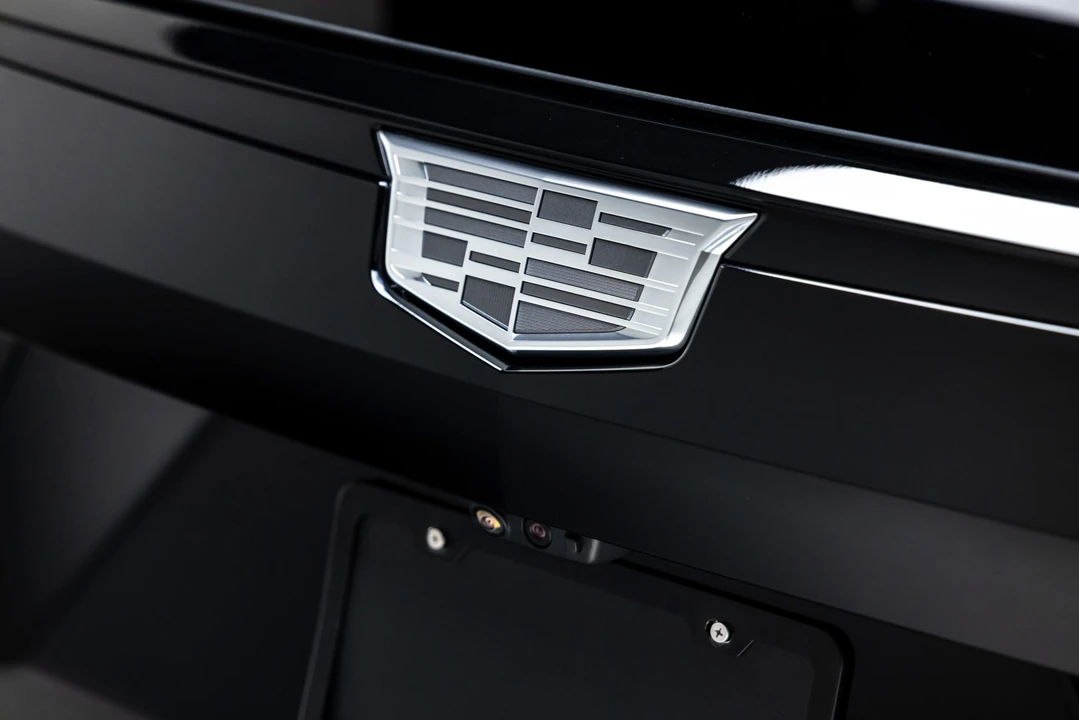 2023 Cadillac Escalade-V 5th Gen - Image 23 of 31