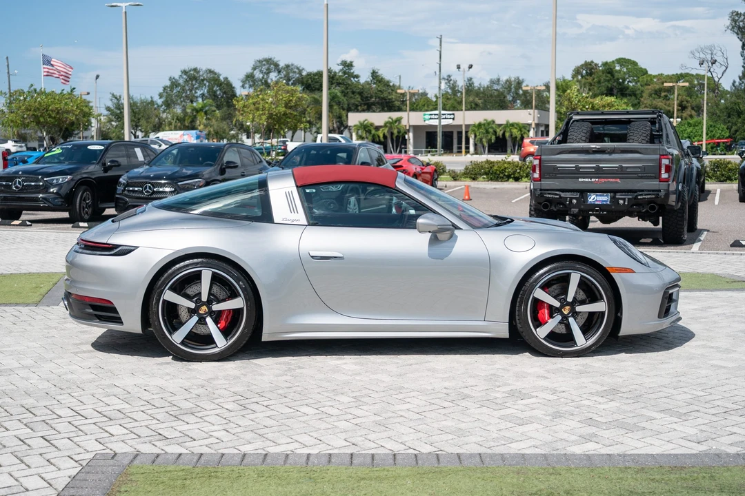 2023 Porsche 992 Targa 4 & 4S - Image 12 of 31