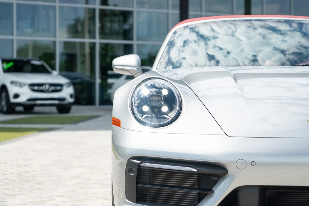 2023 Porsche 992 Targa 4 & 4S - Image 18 of 31