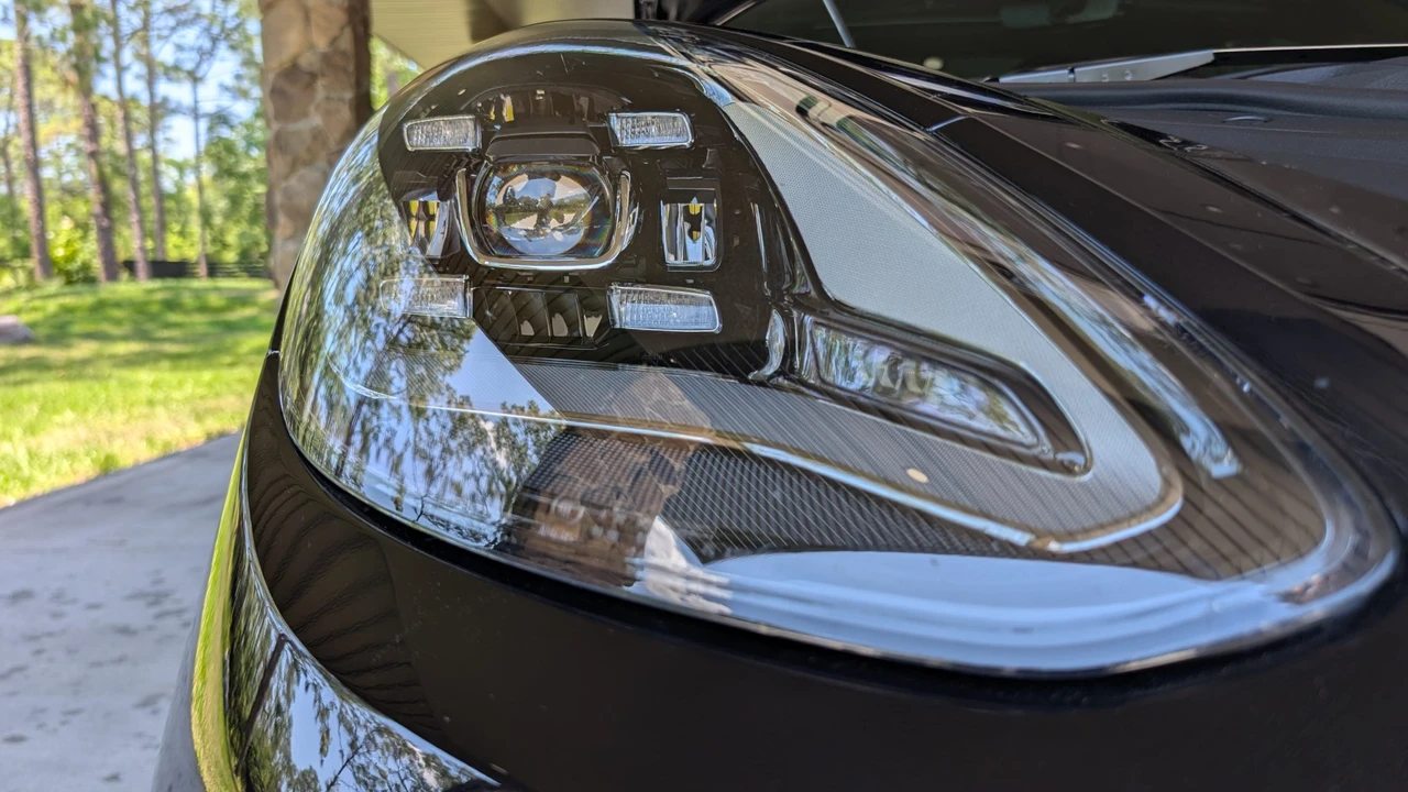 2023 Porsche 971 Panamera Sport Turismo - Image 20 of 31