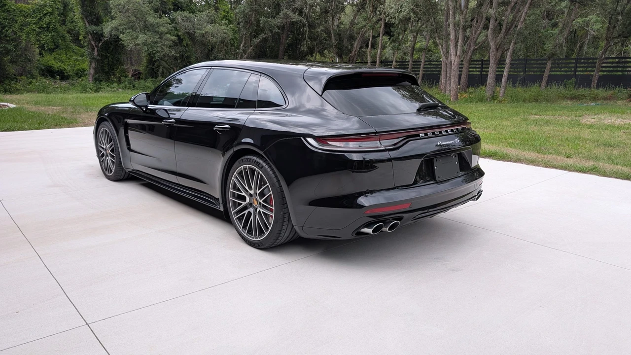 2023 Porsche 971 Panamera Sport Turismo - Image 14 of 31