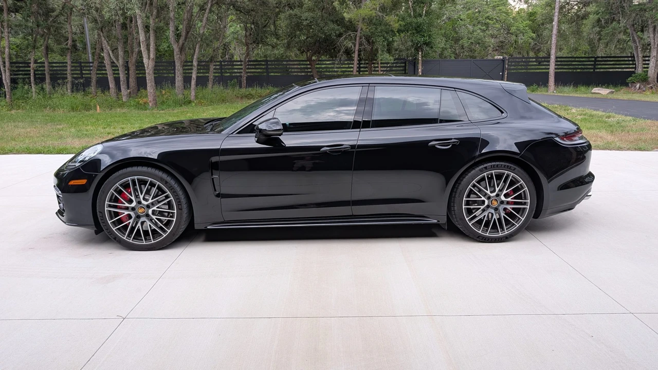 2023 Porsche 971 Panamera Sport Turismo - Image 16 of 31