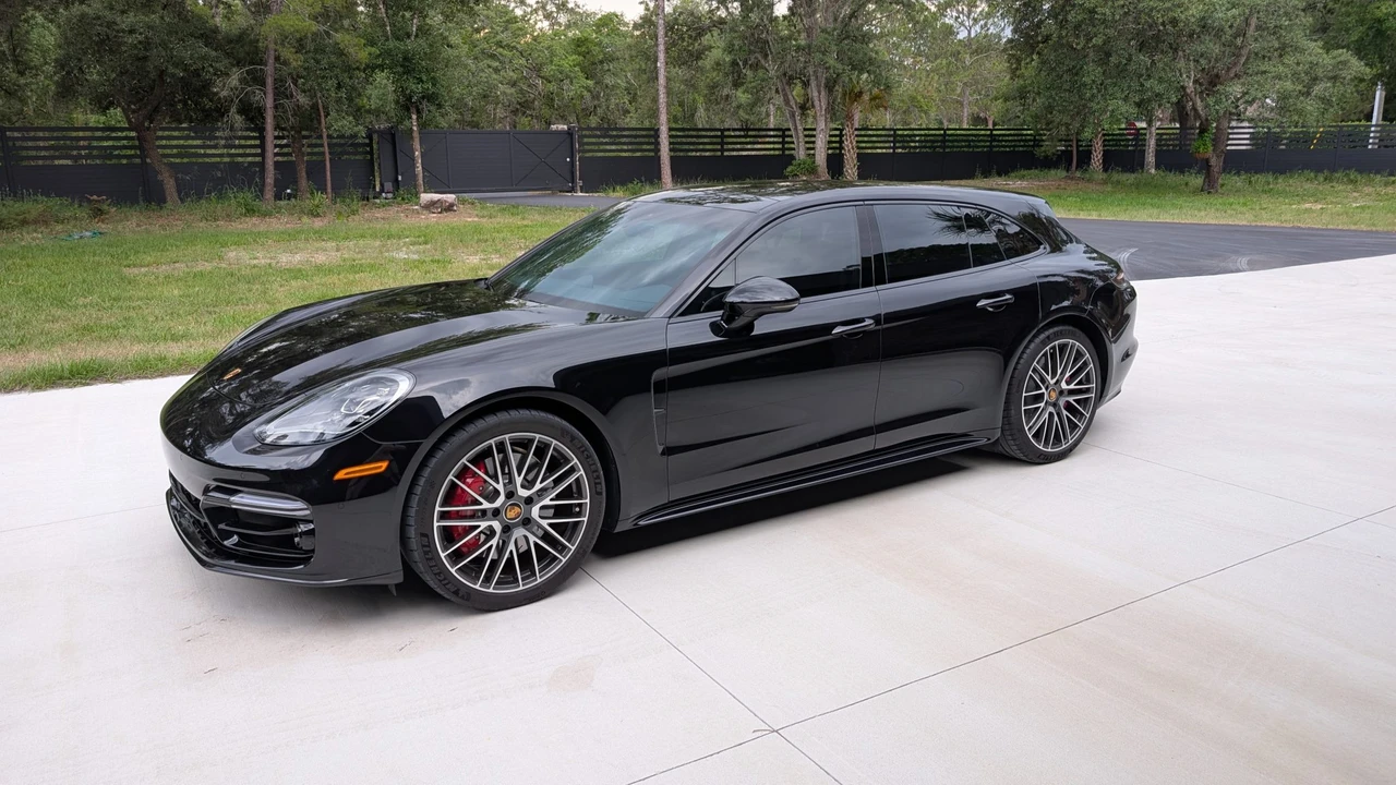2023 Porsche 971 Panamera Sport Turismo - Image 2 of 31