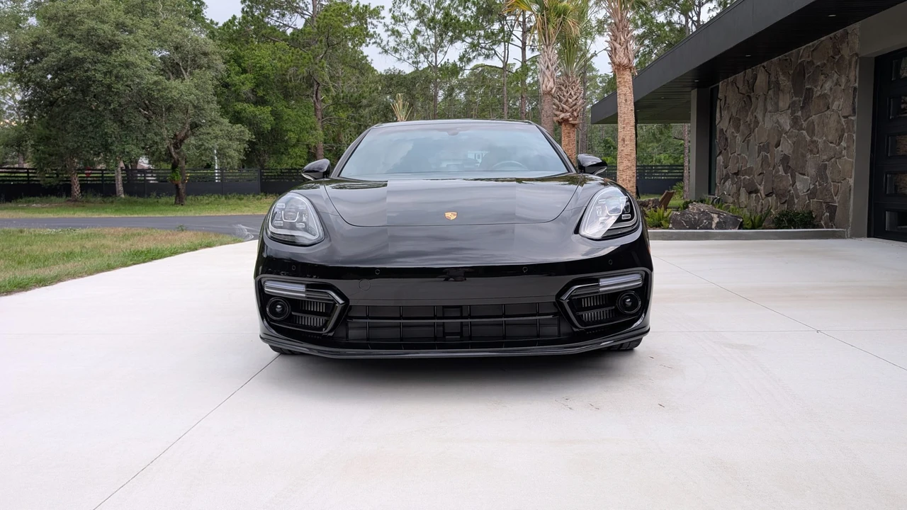 2023 Porsche 971 Panamera Sport Turismo - Image 5 of 31