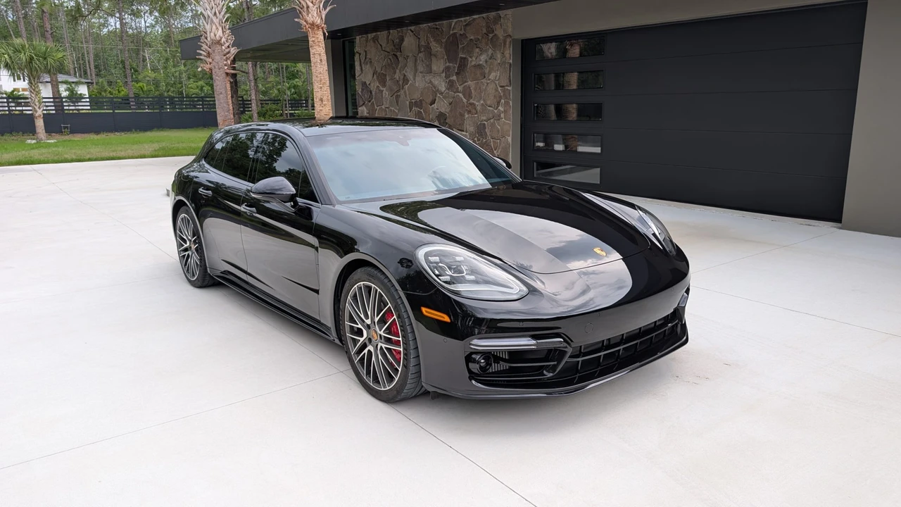 2023 Porsche 971 Panamera Sport Turismo - Image 6 of 31