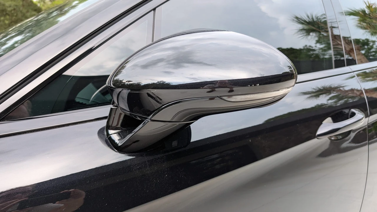 2023 Porsche 971 Panamera Sport Turismo - Image 26 of 31