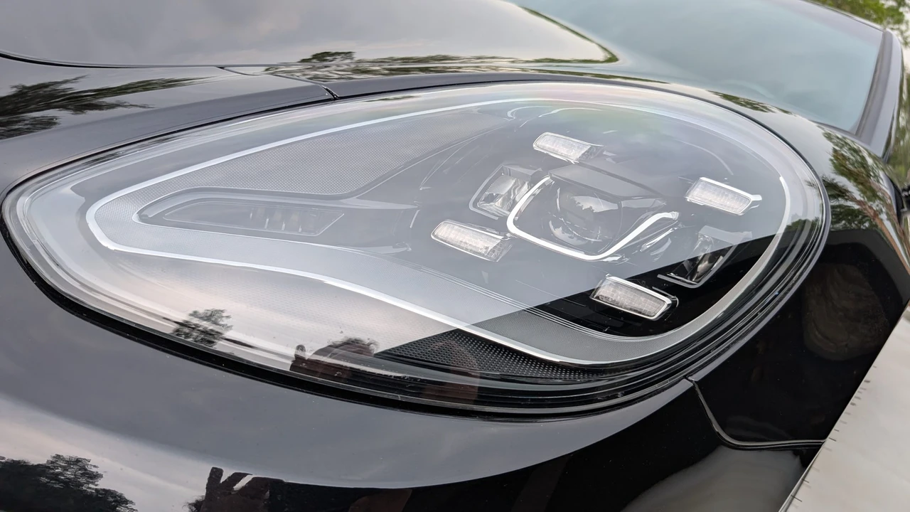 2023 Porsche 971 Panamera Sport Turismo - Image 22 of 31