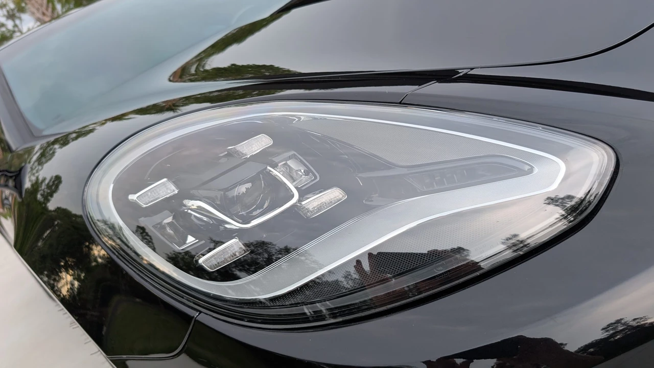 2023 Porsche 971 Panamera Sport Turismo - Image 18 of 31