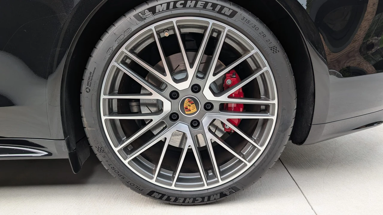 2023 Porsche 971 Panamera Sport Turismo - Image 31 of 31