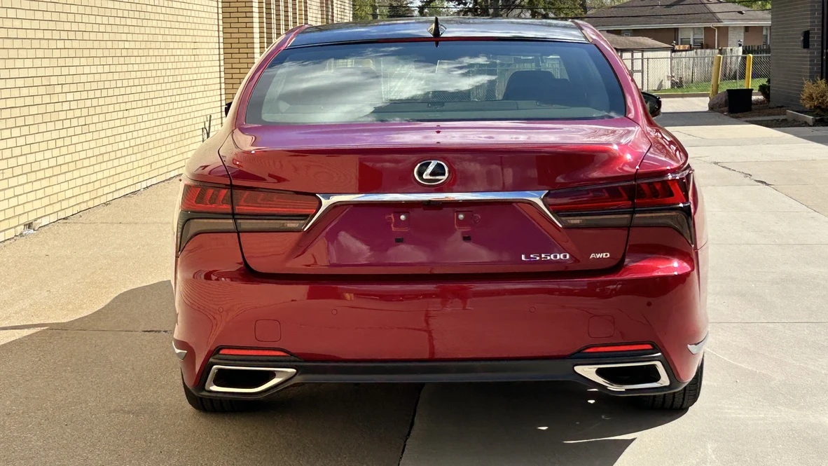 2024 Lexus LS 5th Gen - Image 20 of 31