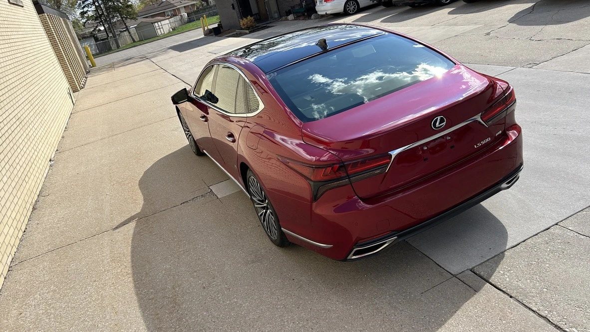2024 Lexus LS 5th Gen - Image 18 of 31