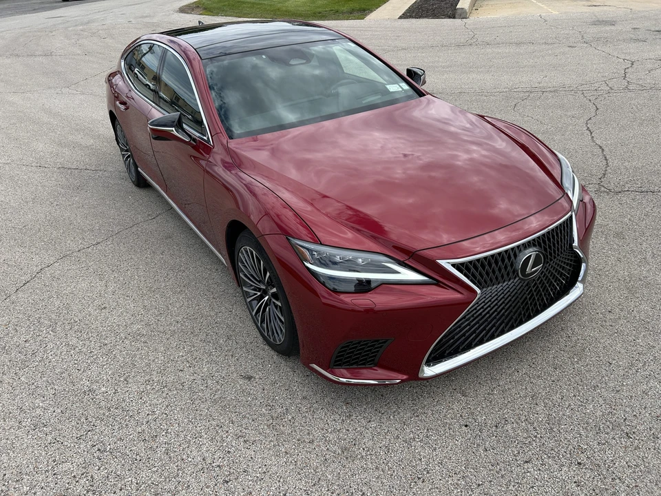 2024 Lexus LS 5th Gen - Image 17 of 31