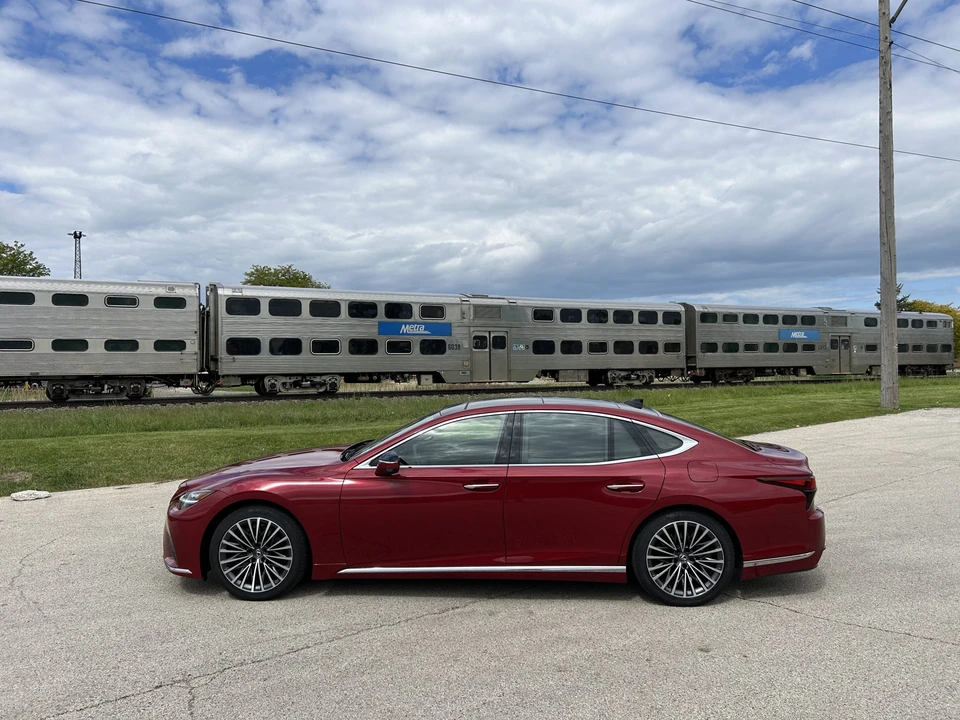 2024 Lexus LS 5th Gen - Image 6 of 31