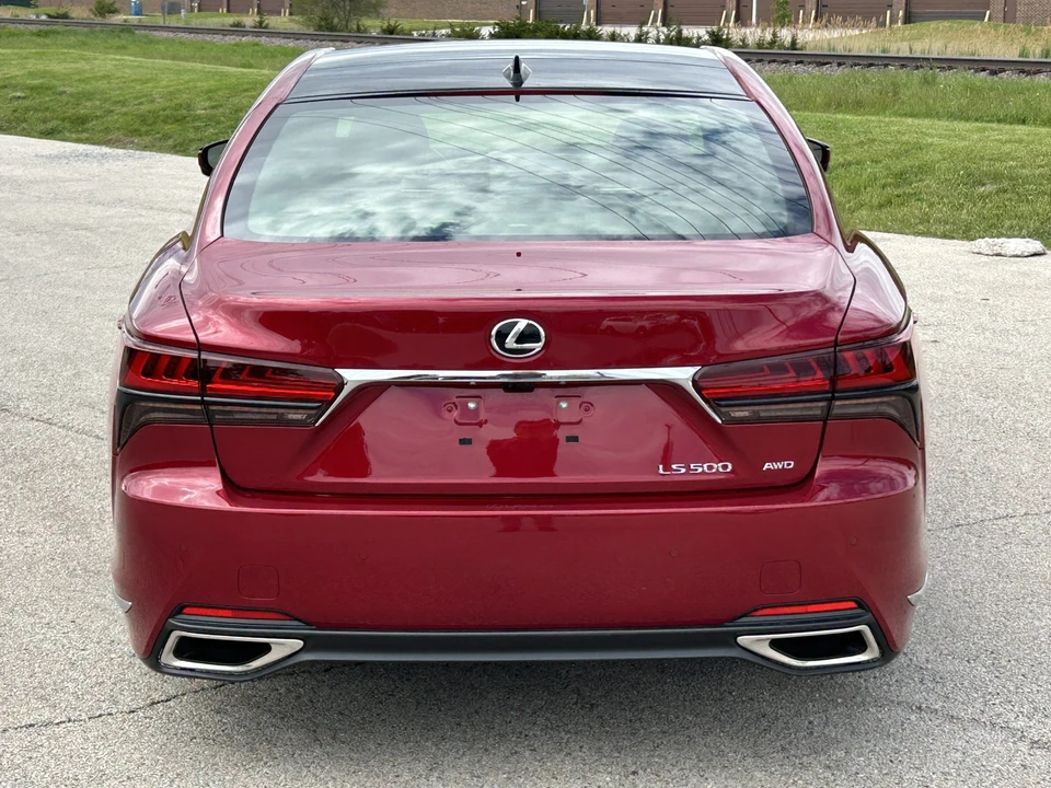 2024 Lexus LS 5th Gen - Image 10 of 31