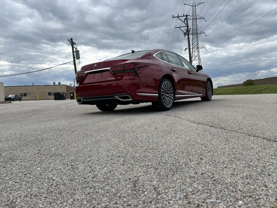 2024 Lexus LS 5th Gen - Image 13 of 31