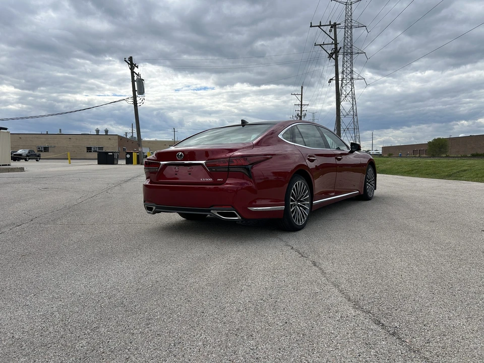 2024 Lexus LS 5th Gen - Image 12 of 31