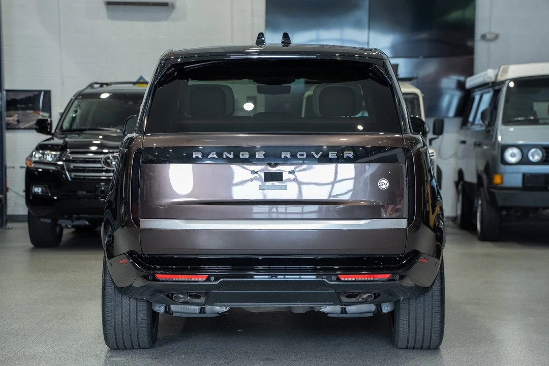 2025 Land Rover Range Rover L460 - Image 25 of 31